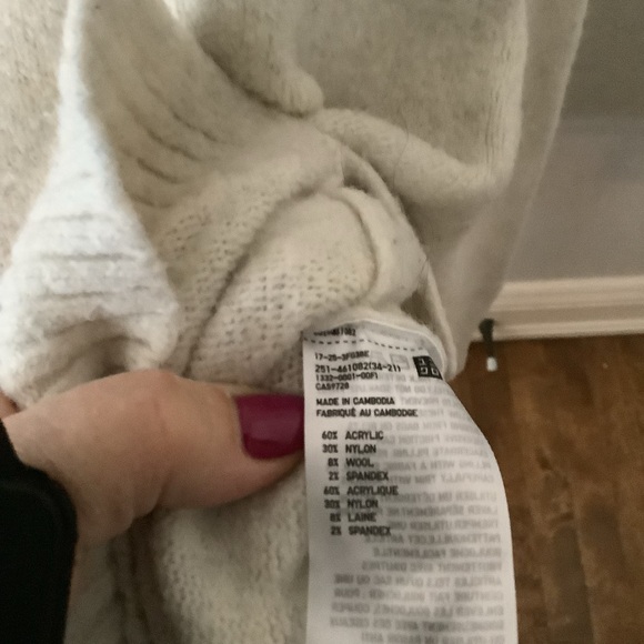 Uniqlo Ivory sweater with wool - Picture 5 of 5